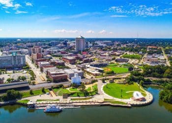 10 Famous Singers from Alabama