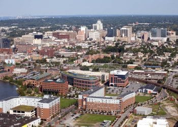 10 Famous Singers from Delaware