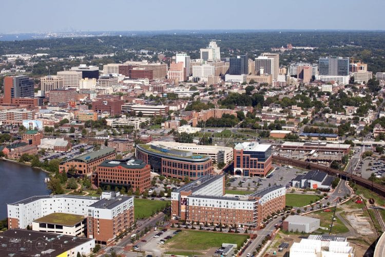 10 Famous Singers from Delaware