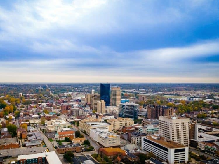 10 Famous Singers from Kentucky