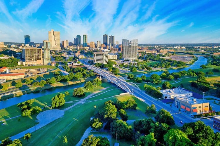 10 Famous Singers from Texas