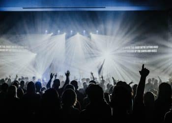 10 Best Worship Songs of All Time