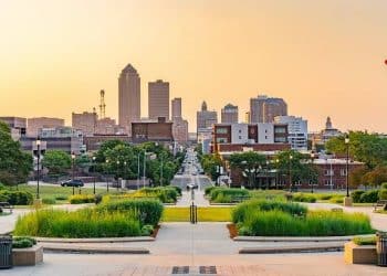 10 Famous Singers from Iowa