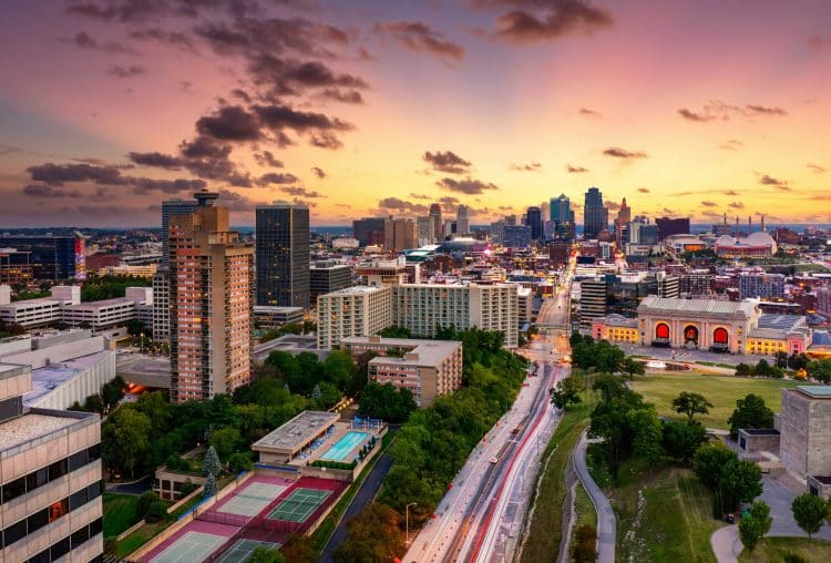 10 Famous Singers from Kansas