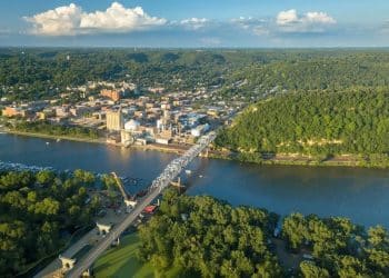 10 Famous Singers from Minnesota