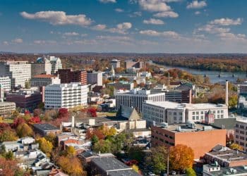 10 Famous Singers from New Jersey