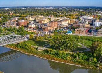 10 Famous Singers from North Dakota