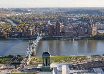 10 Famous Singers from Ohio