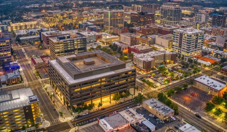 10 Famous Singers from Idaho