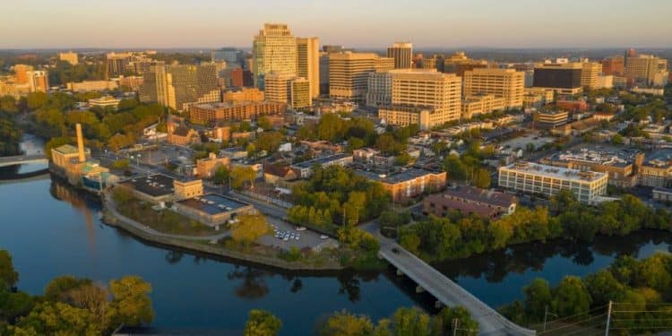 10 Famous Singers from Delaware