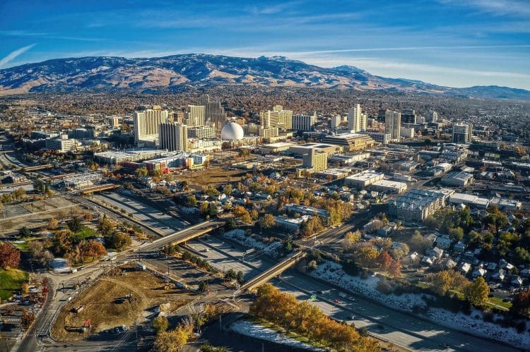 10 Famous Singers from Nevada