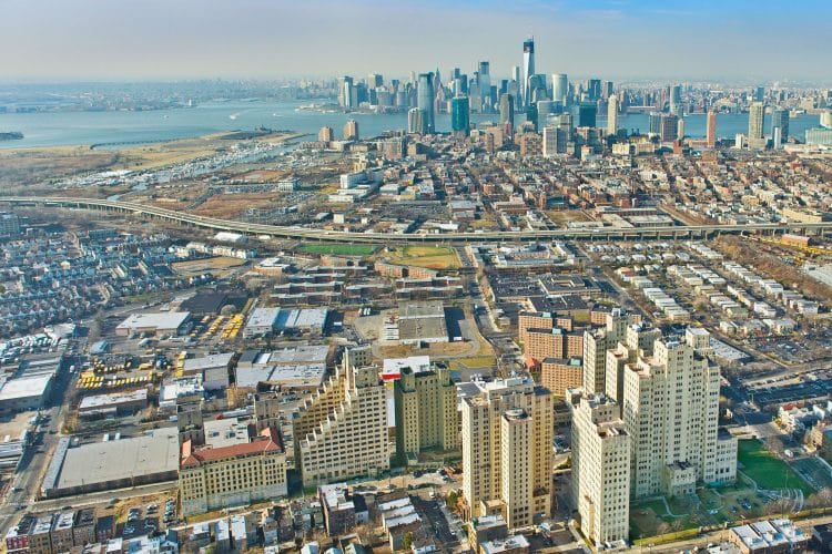 10 Famous Singers from New Jersey