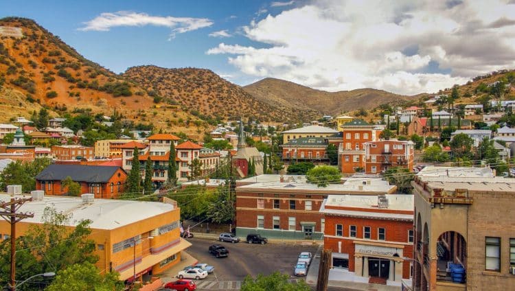 10 Famous Singers from Arizona