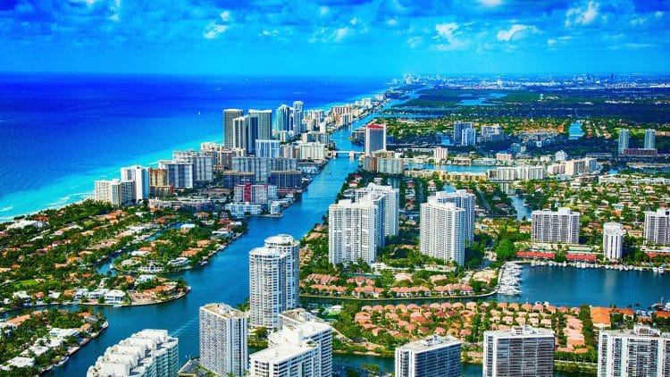 10 Famous Singers from Florida