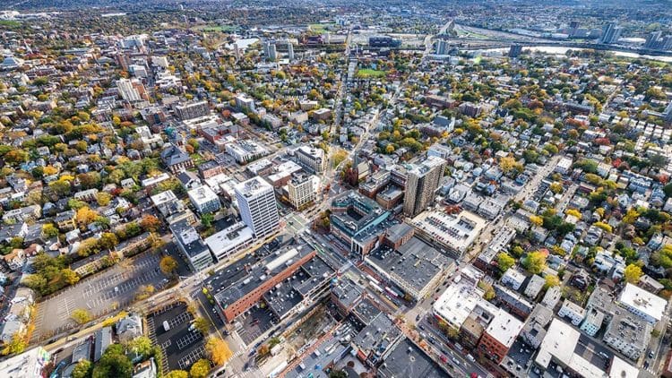 10 Famous Singers from Massachusetts