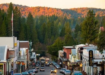 10 Famous Singers from Nevada