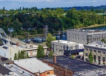 10 Famous Singers from Oregon