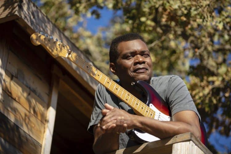 10 Best Robert Cray Band Songs of All Time