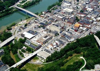 10 Famous Singers from West Virginia