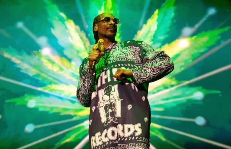 10 Best Snoop Dogg Songs Of All Time - Singersroom.com