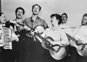 15 Best Folk Music Singers of All Time