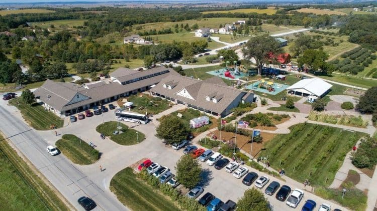 10 Famous Singers from Nebraska