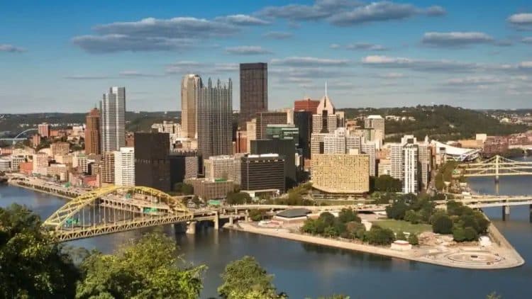 10 Famous Singers from Pennsylvania