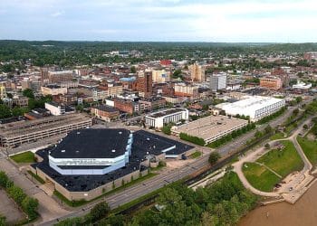 10 Famous Singers from West Virginia