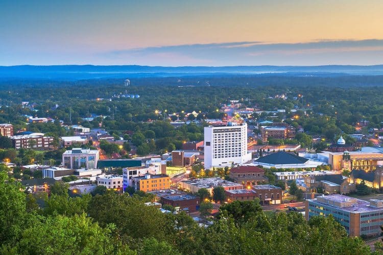 10 Famous Singers from Arkansas