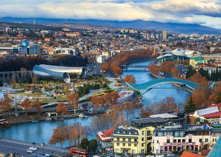 10 Famous Singers from Georgia