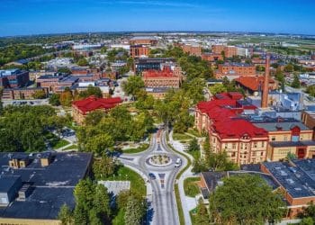 10 Famous Singers from North Dakota