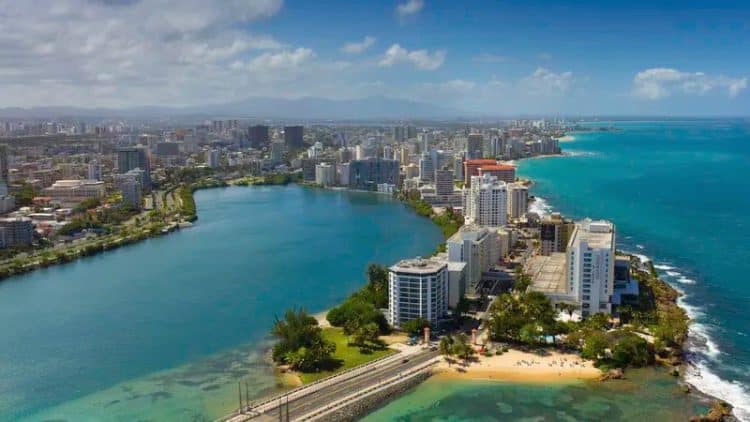 10 Famous Singers from Puerto Rico