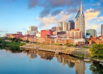 10 Famous Singers from Tennessee