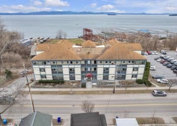 10 Famous Singers from Vermont