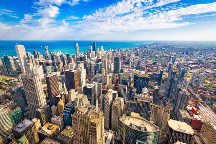 10 Famous Singers from Illinois