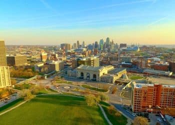 10 Famous Singers from Kansas