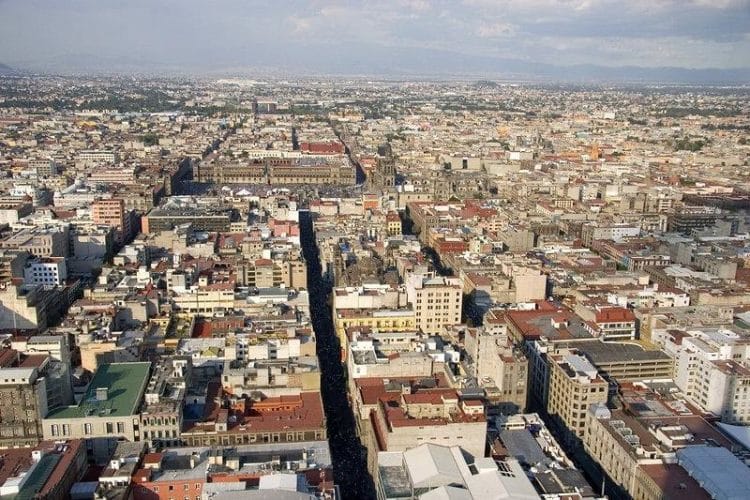 10 Famous Singers from Mexico