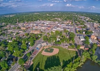 10 Famous Singers from Minnesota