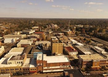 10 Famous Singers from Mississippi