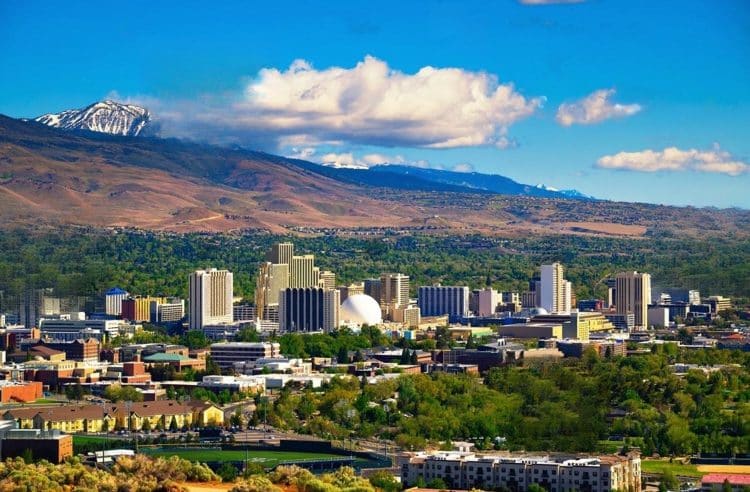 10 Famous Singers from Nevada