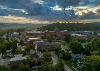 10 Famous Singers from Pennsylvania