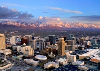 10 Famous Singers from Utah