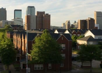 10 Famous Singers from Alabama