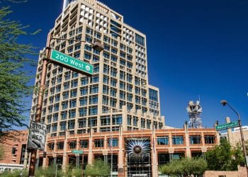 10 Famous Singers from Arizona