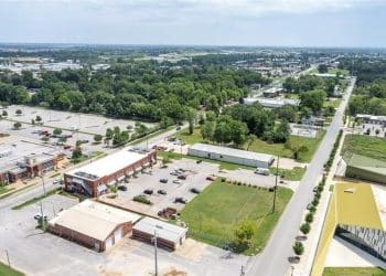 10 Famous Singers from Arkansas