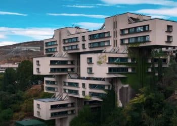 10 Famous Singers from Georgia