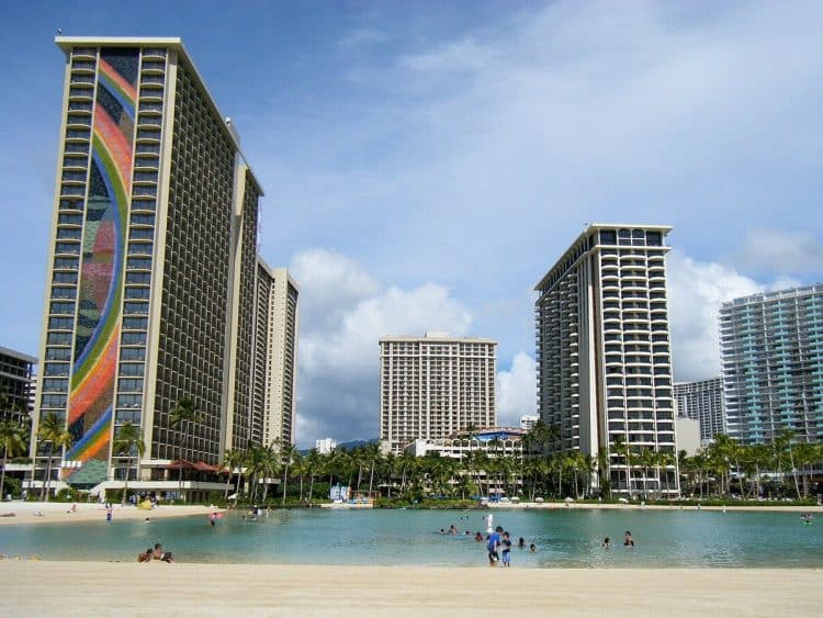 10 Famous Singers from Hawaii