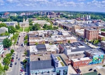 10 Famous Singers from Iowa