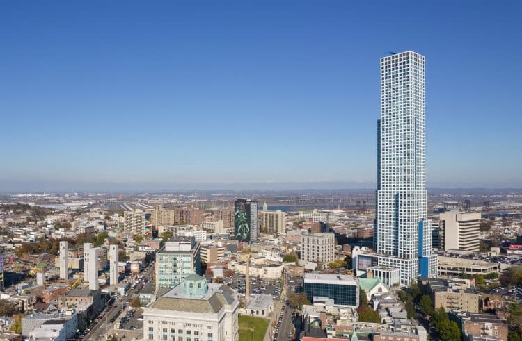 10 Famous Singers from New Jersey