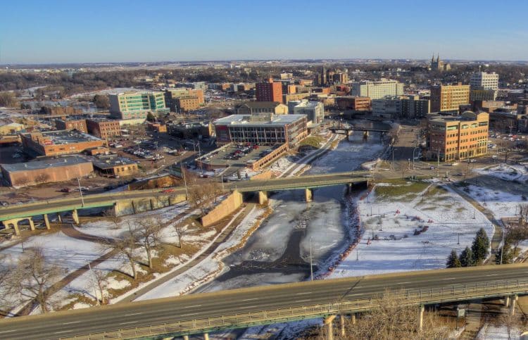 10 Famous Singers from South Dakota